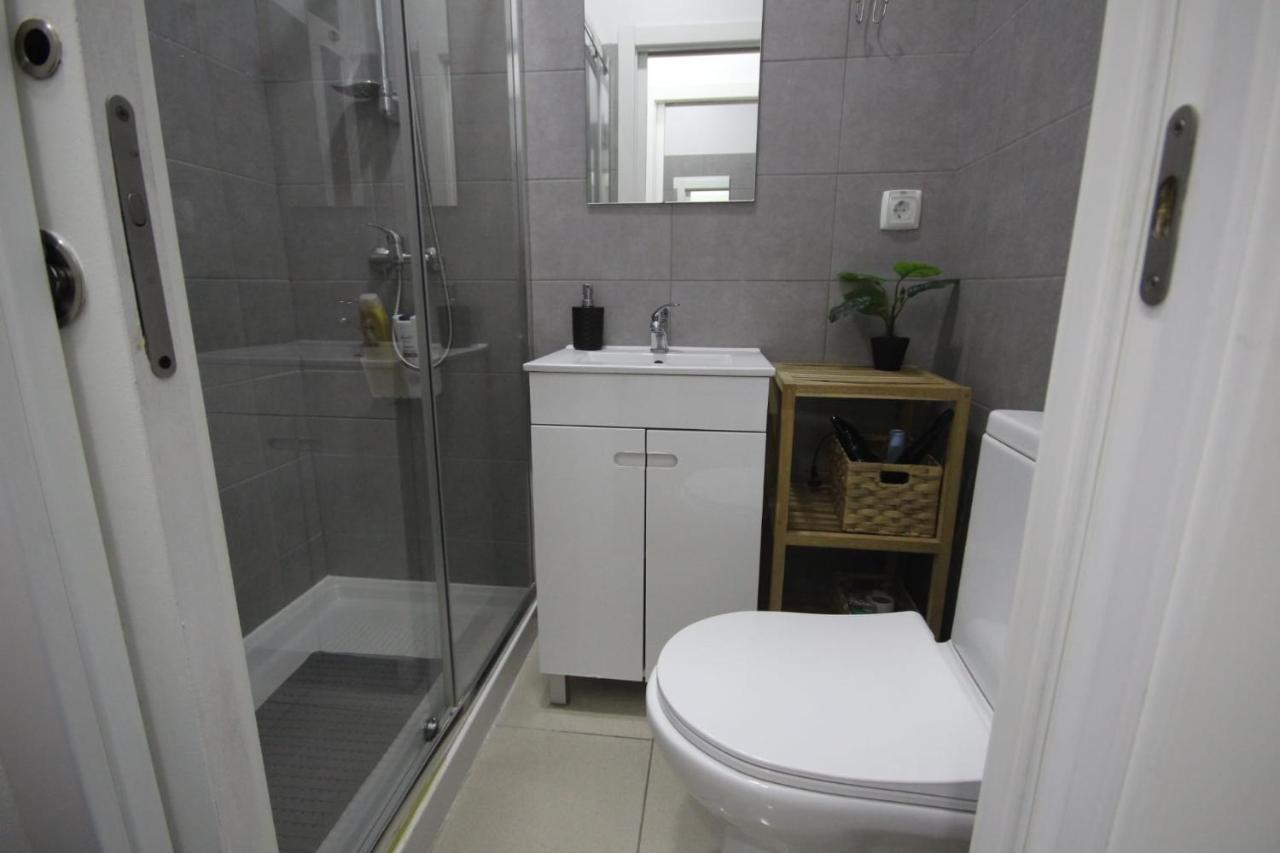 Nautic M1 R2 - Classy & Cozy Double Room With Shared Bathroom In Marques Pombal リスボン エクステリア 写真